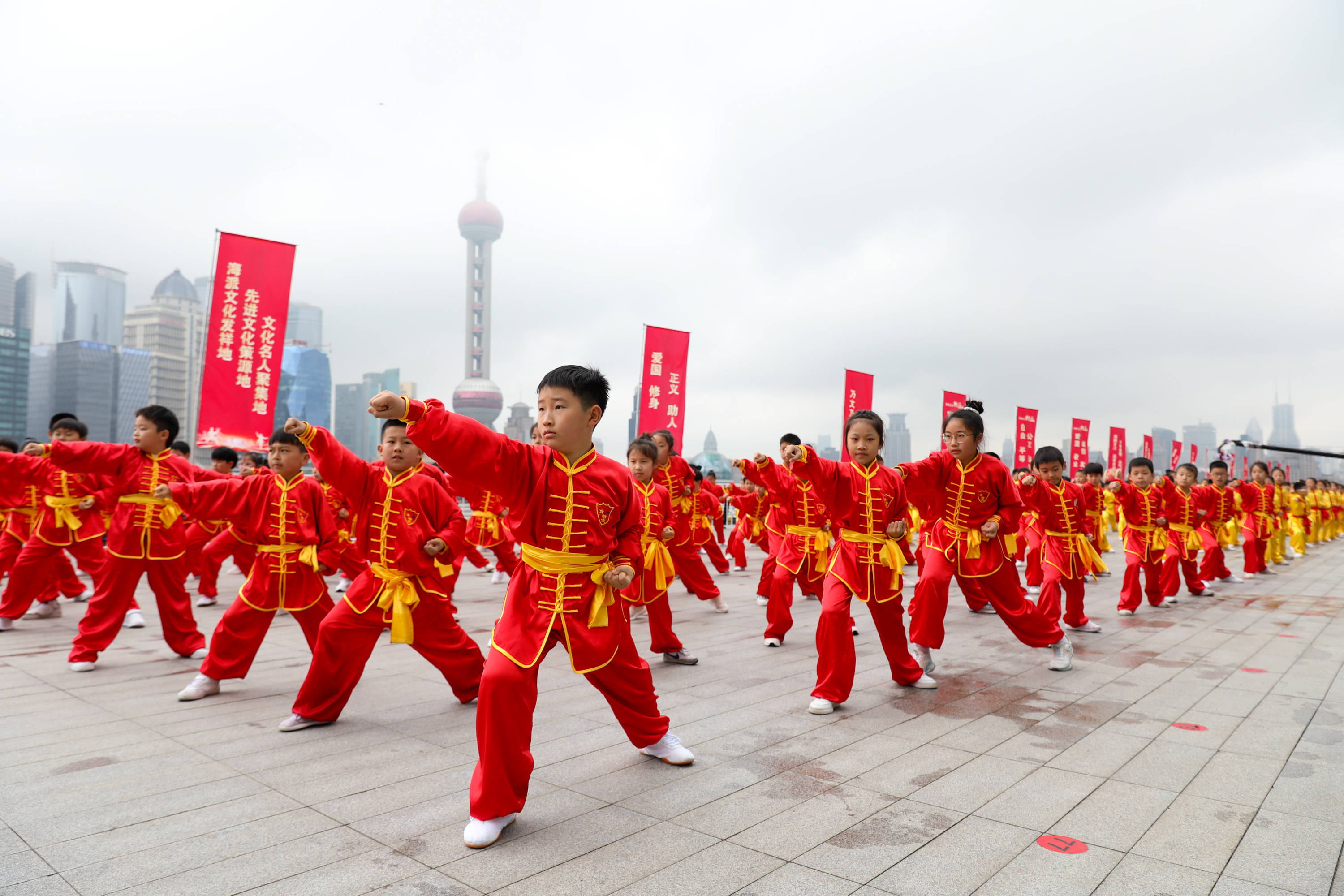 九游体育登录入口-包含传统武术表演秀，传递文化正能量的词条